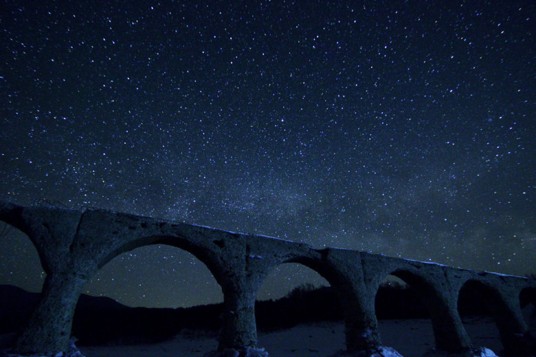 旧国鉄士幌線コンクリートアーチ橋梁群　夜空の画像